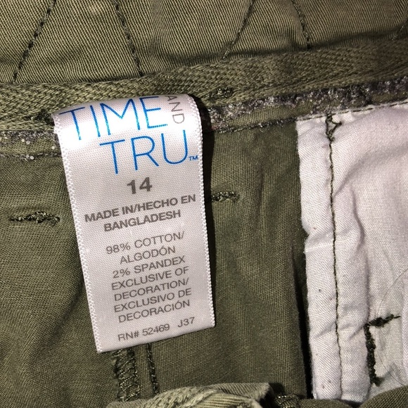 Time & Tru size 14 olive/army green cotton shorts - Picture 4 of 6